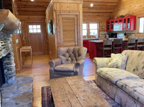 Wiley Haus | Ruby Cabin at Splendor Mountain