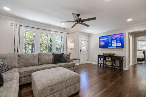 Cartersville Haus | Rustic 3BR Home in a Natural Cartersville Getaway