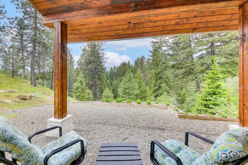 Newport Haus | Rustic and Modern Home with Forest Views in Newport!