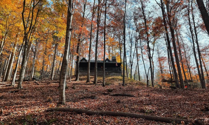 Dahlonega Kabine | Rustic Appalachian cabin, 6+ acres, creek, 5 min from Dahlonega & wineries