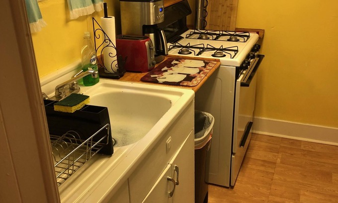 Cottage Line Wohnung | Rustic Beach Front Basement Apt, Pet Friendly Wi-fi 2 Bedroom Apts by RedAwning