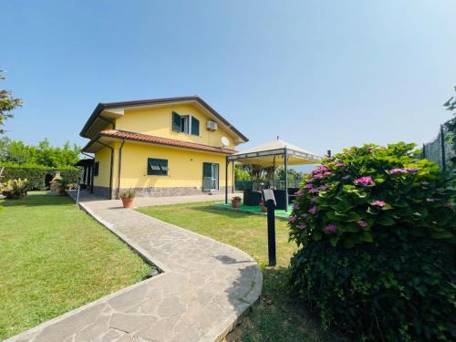 Ortonovo Haus | - Rustic Charm with Garden & Pool -