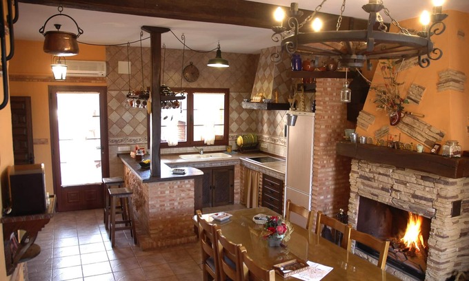 Almagro Hütte | Rustic country house with SPA