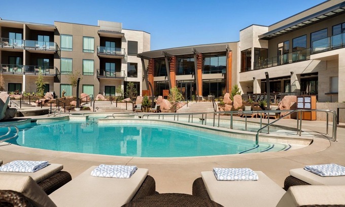 Moab Hotel | Rustic Elegance in Moab's Breathtaking Landscape! Unit w/ Pool & Mountain Views