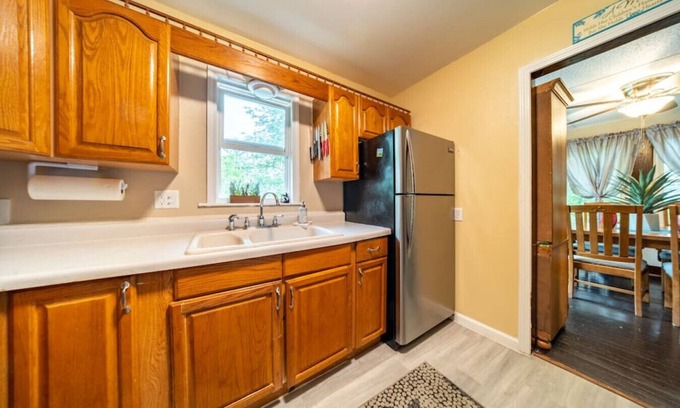 Akron Haus | Rustic Family Retreat in Akron