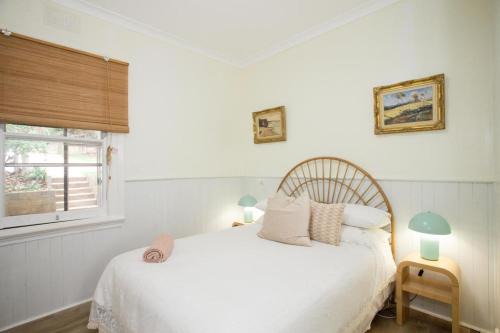 Hacketts Gully Haus | Rustic Hills Getaway