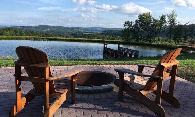 Dansville Kabine | Rustic Log Cabin with Pond and Breathtaking View