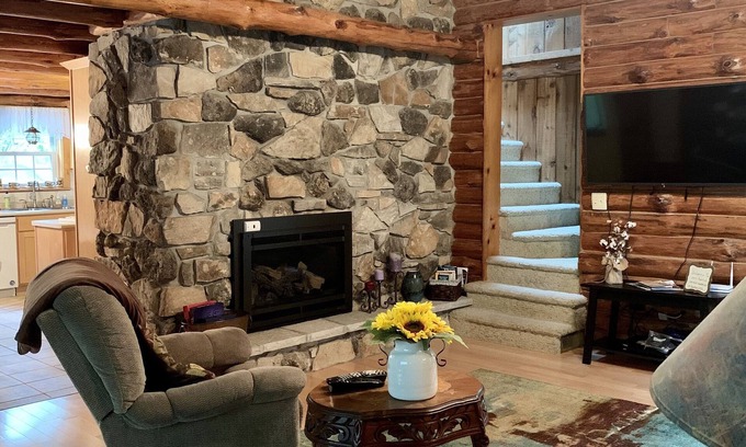 Baileys Harbor Haus | Rustic Log Home located near Baileys Harbor