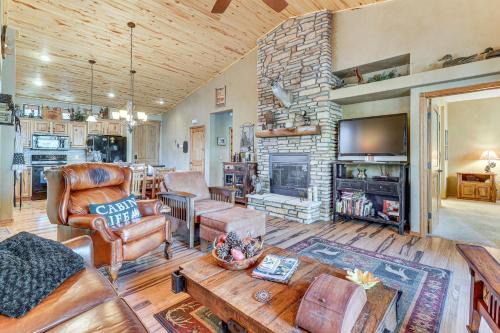 Torreon Haus | Rustic Retreat with Spacious Deck in Show Low!