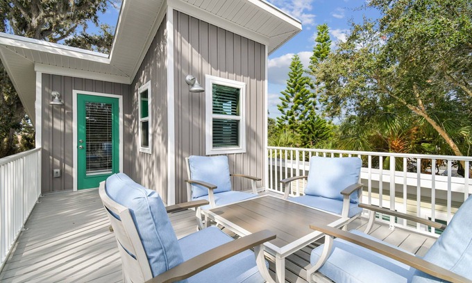 Dunedin Haus | Rustic Tiny Home on Pinellas Trail w/ Heated Pool