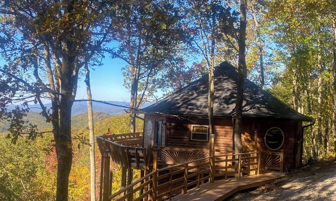 Ranger Kabine | Rustic treehouse like cabin in the North Georgia Mountains