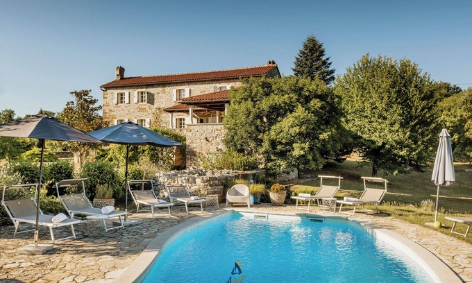 Makovci Villa | Rustikale Villa mit Pool für bis zu 12 Gäste