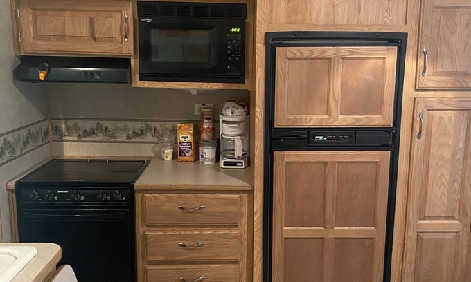 Laurel Haus | RV Living w/Pool @The House on the Hill