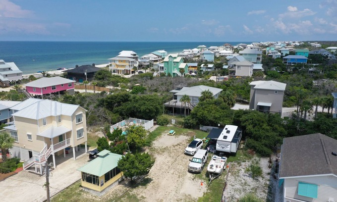 Cape San Blas Wohnmobilvermietung | RV Spot on Cape San Blas, Balmy Breezes Two