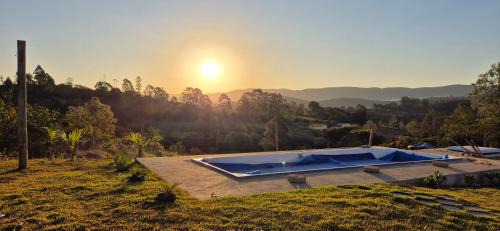 Jesuania Haus | Sítio Âmbar - Piscina, Wi-fi e lago de pesca !