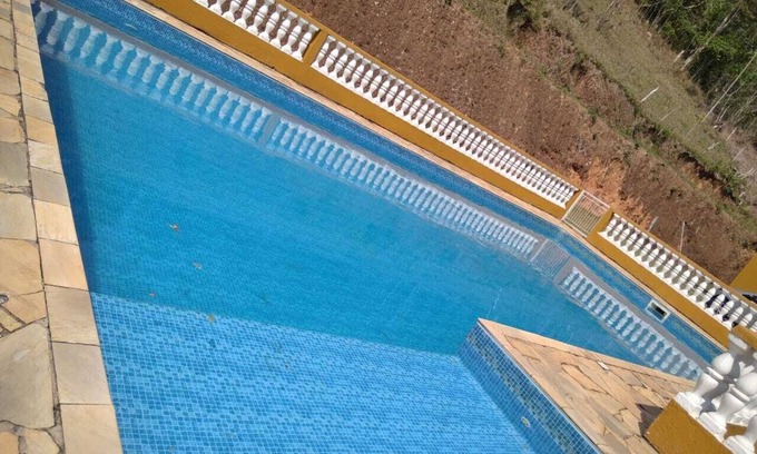 Salesopolis Haus | Sítio com Piscina, Campo, Lago Para Pesca e Acomodações Excelentes