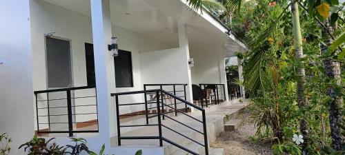 Yumbing Haus | S&Rs Cottages And Rentals