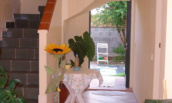 Piscinas Bed & Breakfast | Sa Domu Sarda - Wohnung mit Blick auf den Garten
