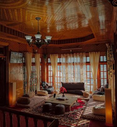 Kotkhai Haus | Saanjh by Limitless Stays