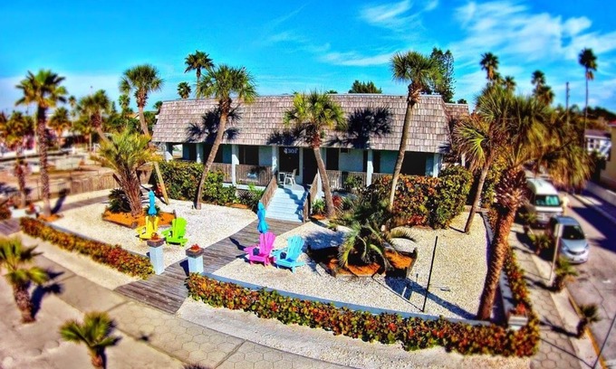 Pass-a-Grille Hotel | Sabal Palms Inn