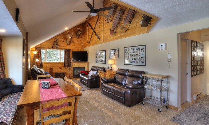 Rangeley Eigentumswohnung | Saddleback - White Birch 74 - GREAT ski-in/out