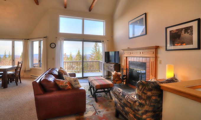 Rangeley Eigentumswohnung | Saddleback - Rock Pond Condo 67 - ski in/out