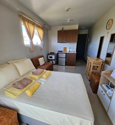 Lapu-Lapu Wohnung | Saekyung Village 1 Phase 3 Condo with Side Window and Balcony