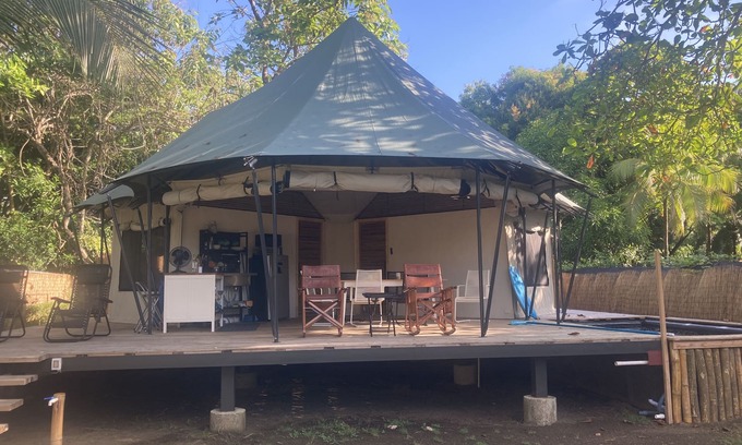 Savegre Skihütte | Safari tent on the beach. Near Manuel Antonio, nature, beach and plunge pool