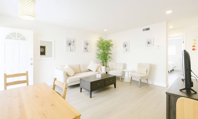 Sunnyvale West Wohnung | Safe 2BR Apt w/ AC/Washer/Dryer/EV on 1F-Sunnyvale