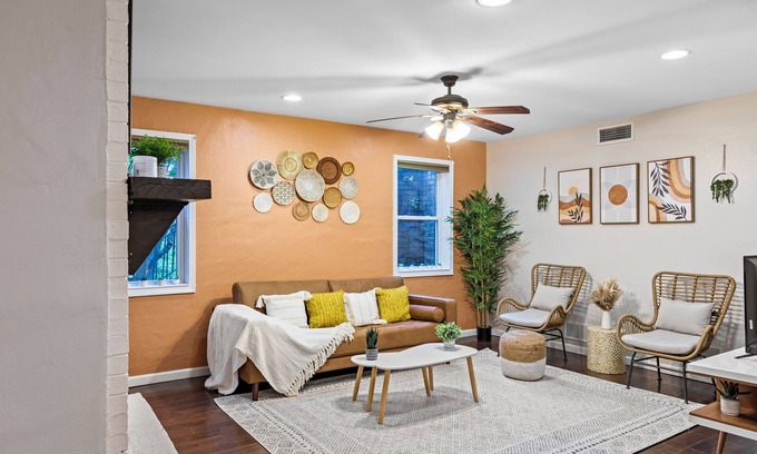 Loring Heights Wohnung | Safe & cozy guest suite in Buckhead + free parking