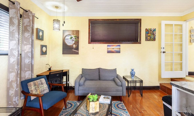 Nassau Wohnung | Saffron Cottage ist eine gemütliche Wohnung. angeschlossen an Haupthaus mit eigenem Eingang & Deck.