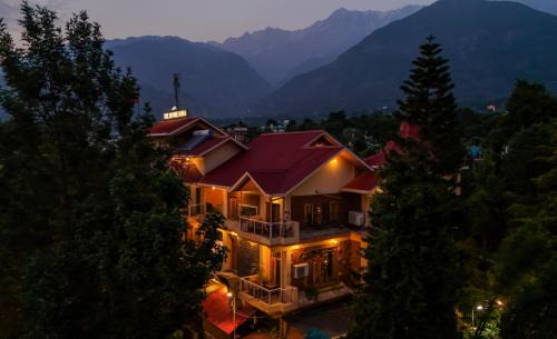 Fatehpur Haus | SaffronStays The Divine Hima