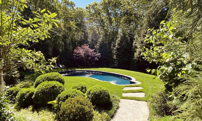 Sag Harbor Haus | Sag Harbor Sleeps 10 ……5 min drive to town.