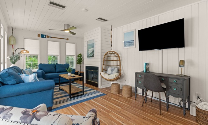 Jekyll Island Haus | Sail Away - Best of Jekyll w/ Beach Access!