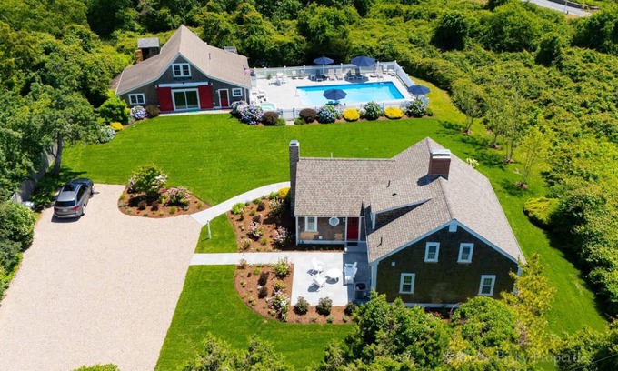 Chatham Haus | Chatham Family Compound für 14 Personen, großer beheizter Pool mit Spa, zu Fuß in die Stadt: 489-C