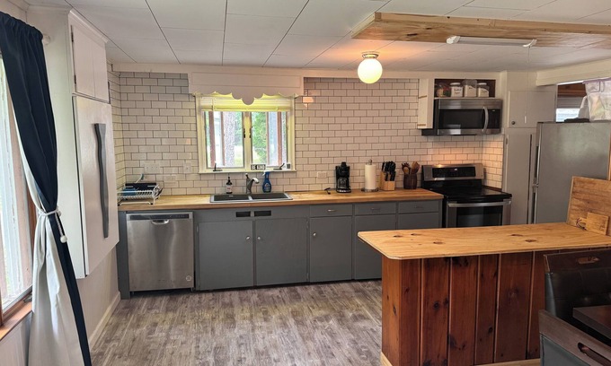 Greenbush Haus | Sailors Delight Back Cottage