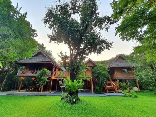 Mae Sot Haus | SAK-KA-YA (สัก-กา-ยะ)