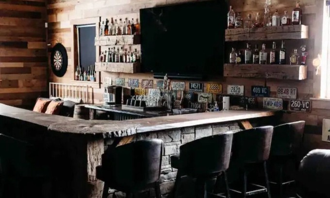 Houston Wohnung | SALOON in The Graystone Ranch in the Woods