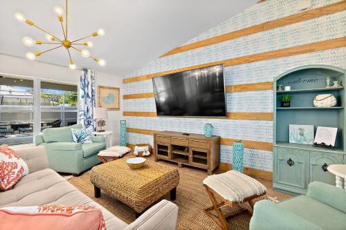 Indian Trails Haus | SaltLife Haven