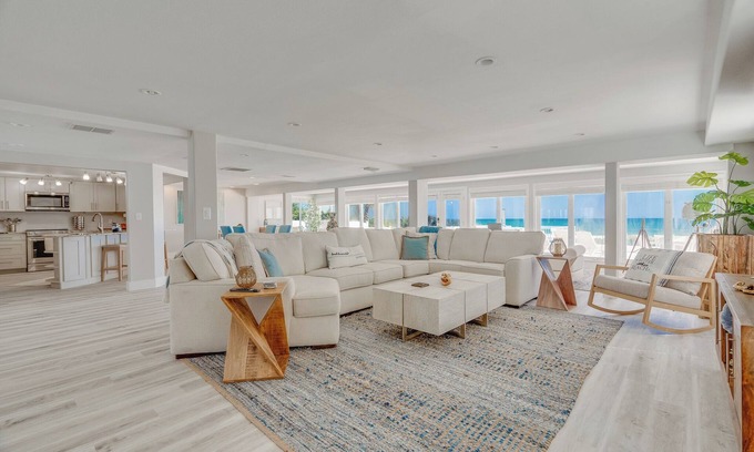 Daytona Beach Shores Haus | True Oceanfront Home! 7BR/5.5BA Sand Castle