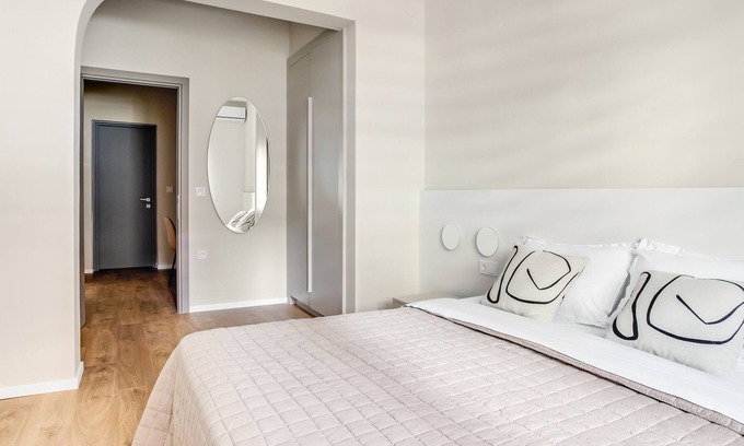 Neapoli-Sykies Wohnung | Sanders New Town - Adorable 1-Bdr. Apt. w/ Balcony