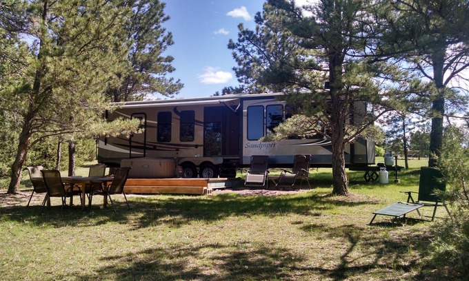 Hot Springs Haus | Sandpiper 40ft RV @EvansCliff / HotTub an Deck, Grill, Fallraten !!