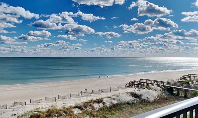 Litchfield by the Sea Eigentumswohnung | Unglaubliche Oceanfront 2 Schlafzimmer, SPR-SPA2J in Litchfield am Meer mit Pool