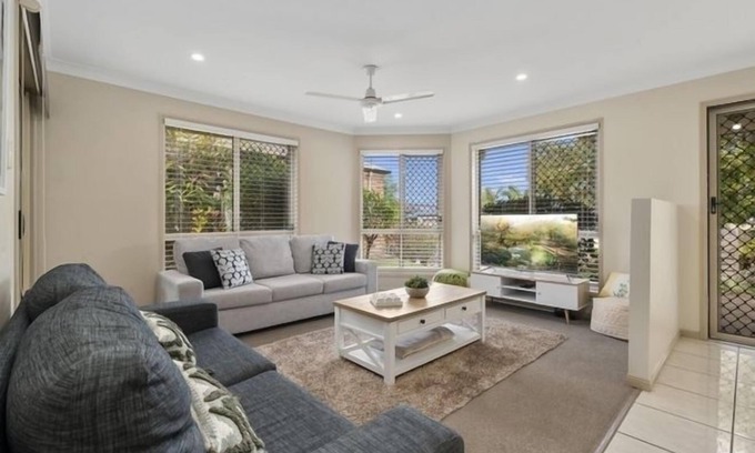 Ningi Haus | Sandstone Point Family home, Bribie beaches, pet friendly