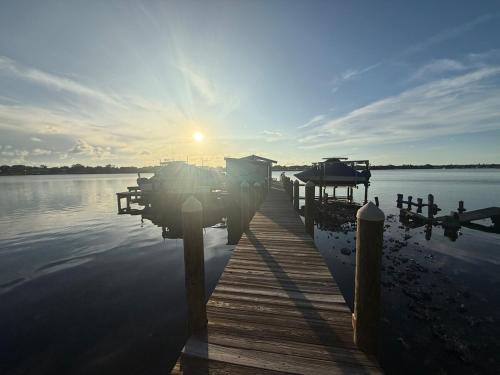 Roseland Wohnung | Sandy Pines Perch - Your Indian River Dock Life Base Camp