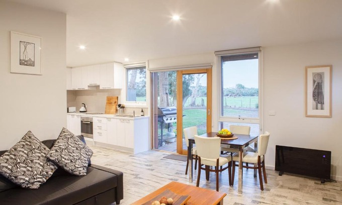 Sandy Point Haus | Sandy point hideaway
