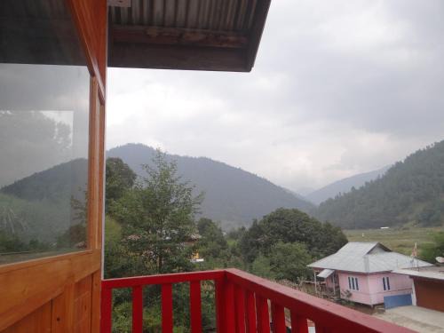 Bomdila Haus | Sangti Valley Ngoedrup Wooden Cottage