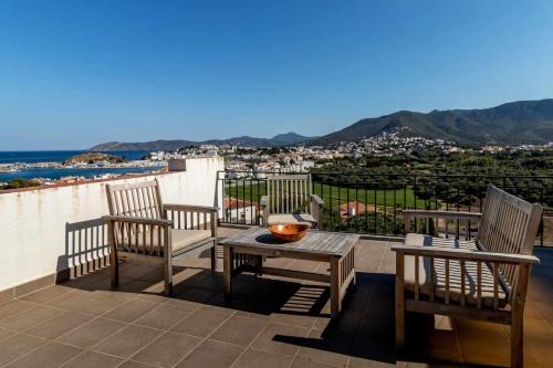 Llanca Wohnung | Sant Genís 19 - ático con terraza y vistas