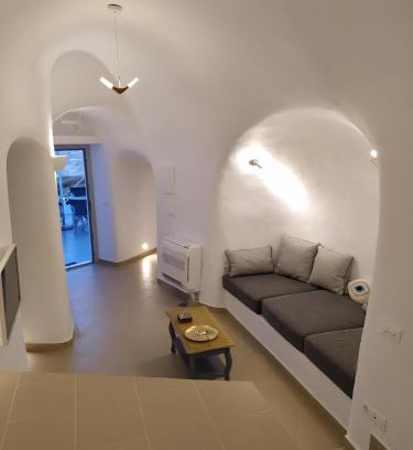 Exo Gonia Haus | Santorini Cave Suite