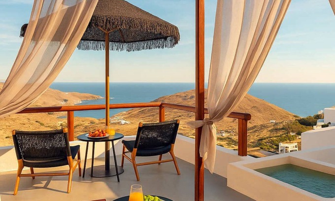 Akrotiri Wohnung | Santorini Luxury Suite w/ Rooftop HotTub & SeaView